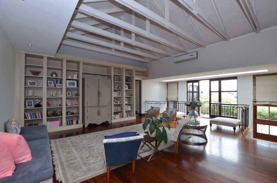 5 Bedroom Property for Sale in Kanonberg Western Cape